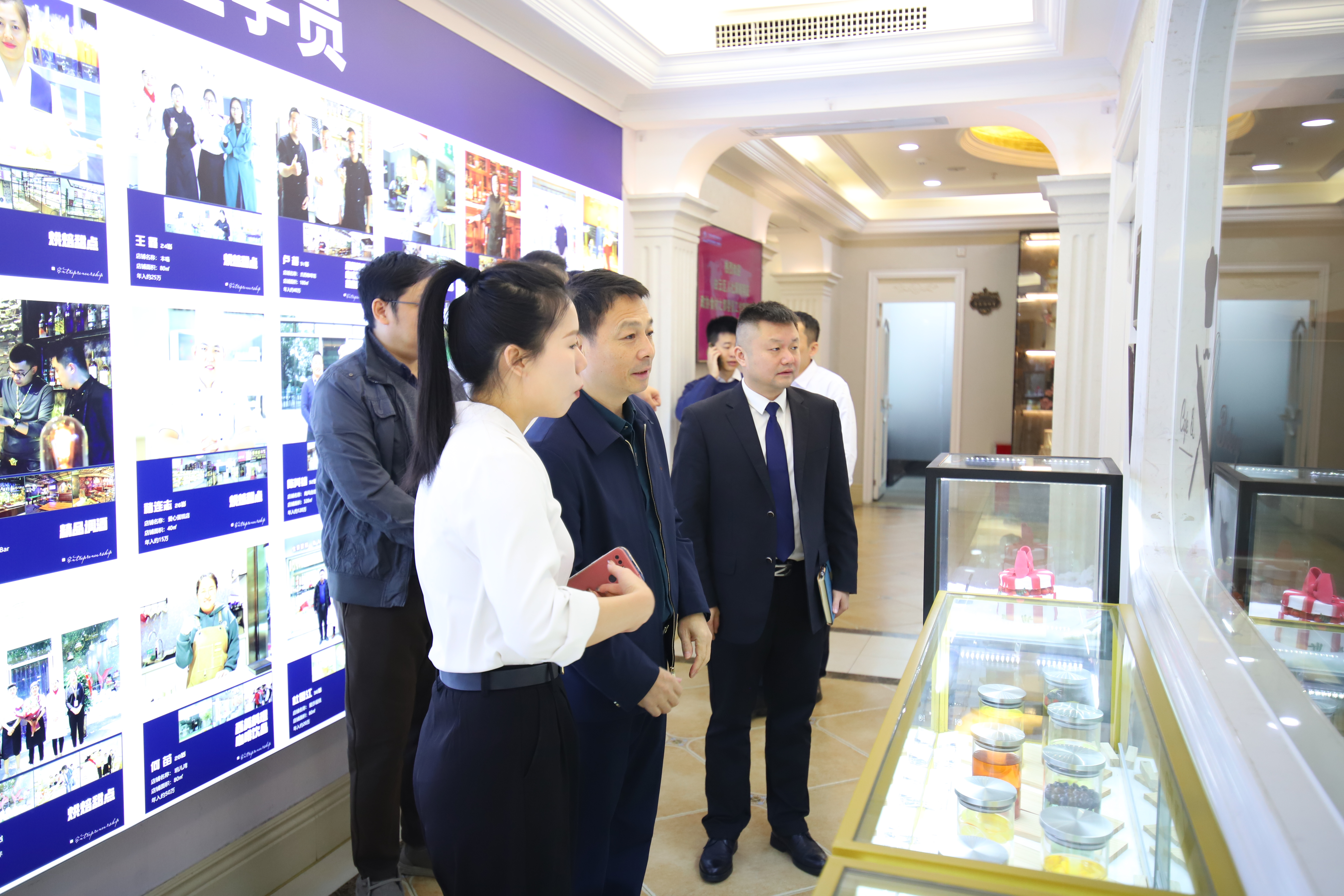 <b>熱烈歡迎廣州白云區人社局領導及政協食材之都委員工作室委員蒞臨我校指導</b>
